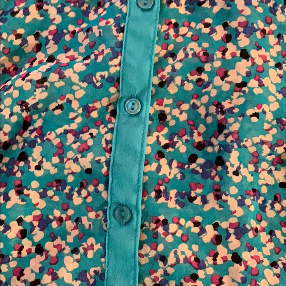 Flowy half button down Tank - Picture 2 of 4